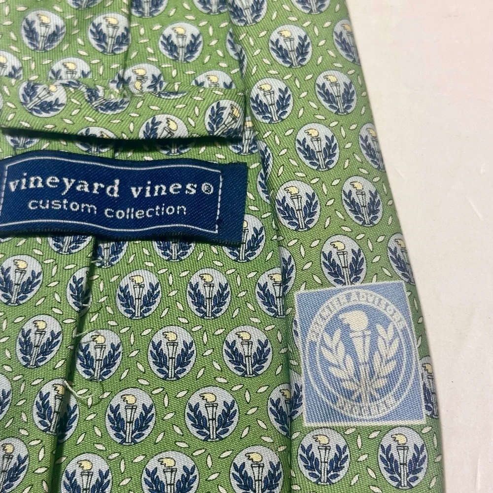 Vineyard Vines Custom Collection Premier Advisors Program Silk Tie Men's 3.5